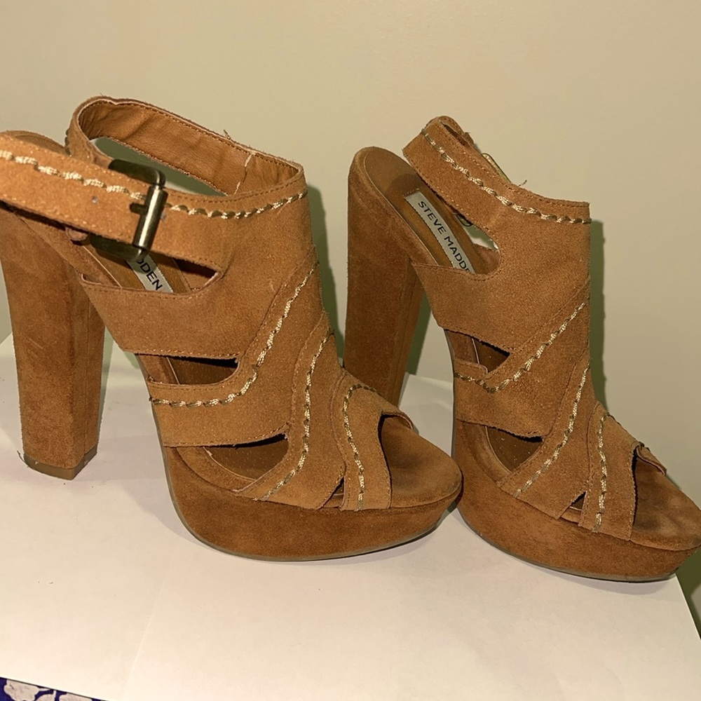 Steve Madden sued leather Stitched wedges sandals
